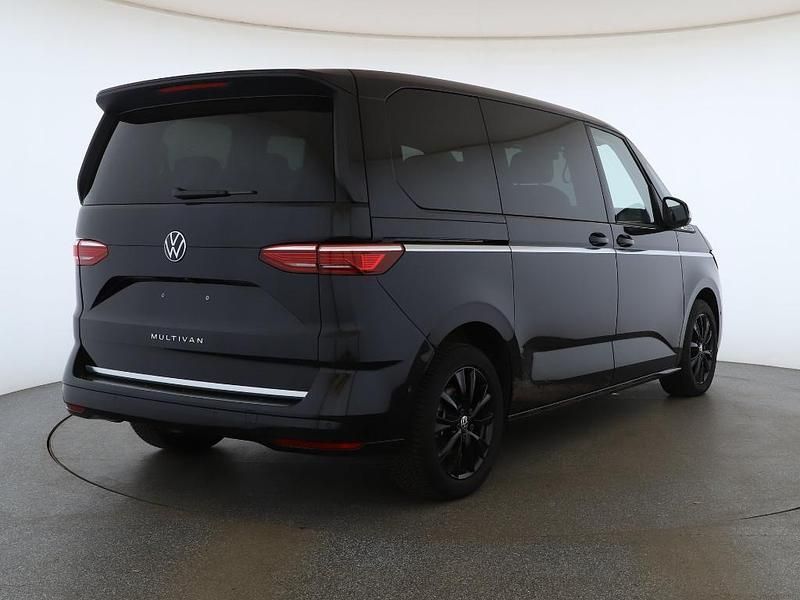 Gebraucht VW Multivan Style 150 PS (110 kW) 2025 Schwarz Van