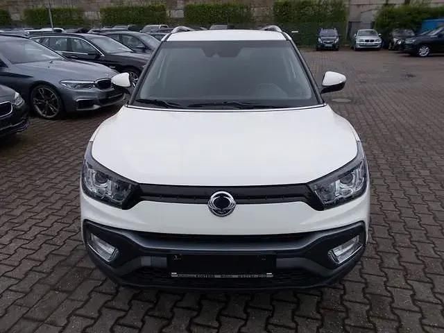 Gebraucht SsangYong XLV Quartz 128 PS (94 kW) 2016 Weiß SUV