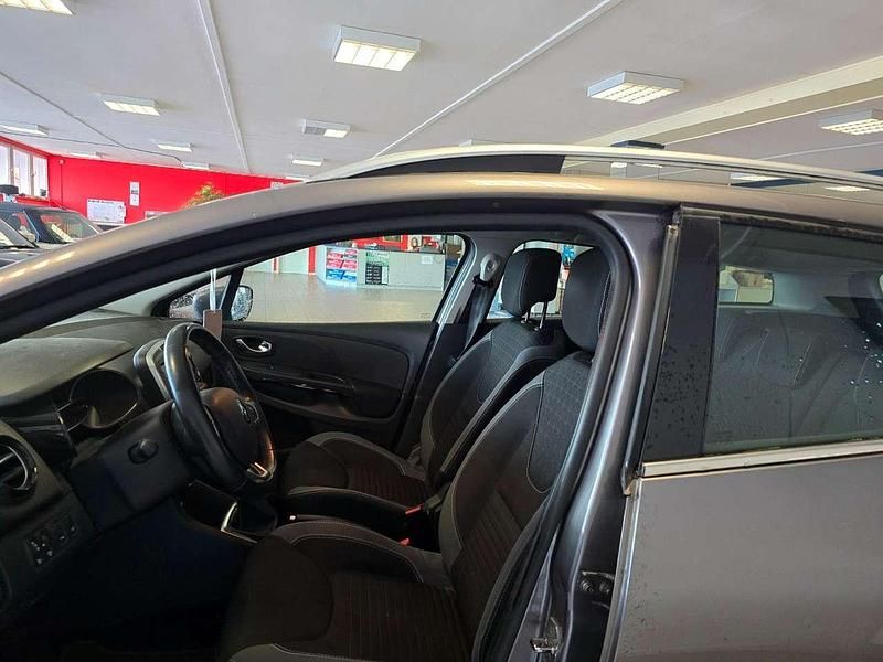 Gebraucht Renault Clio GrandTour Intens 90 PS (66 kW) 2016 Grau Kombi