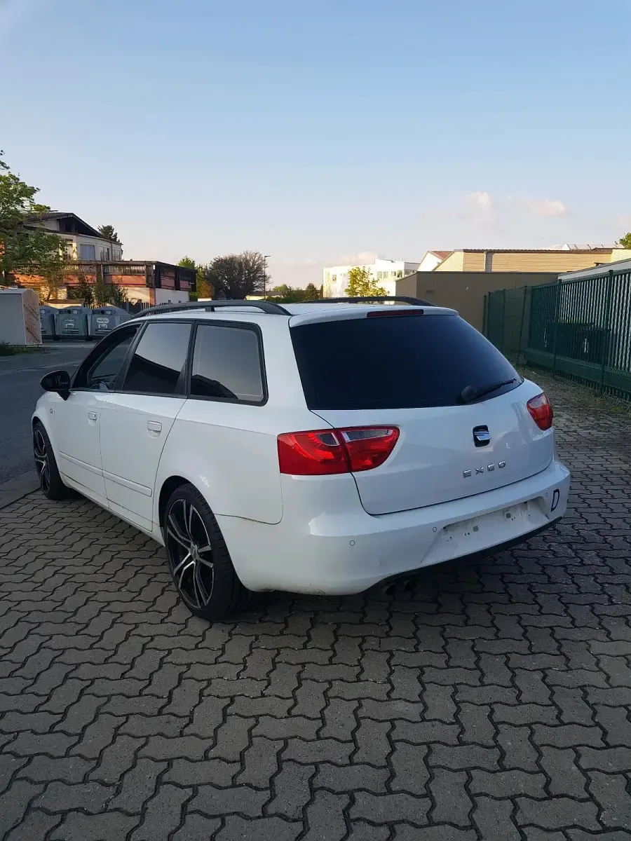 Second-hand Seat Exeo 143 CP (105 kW) 2012 Alb Break