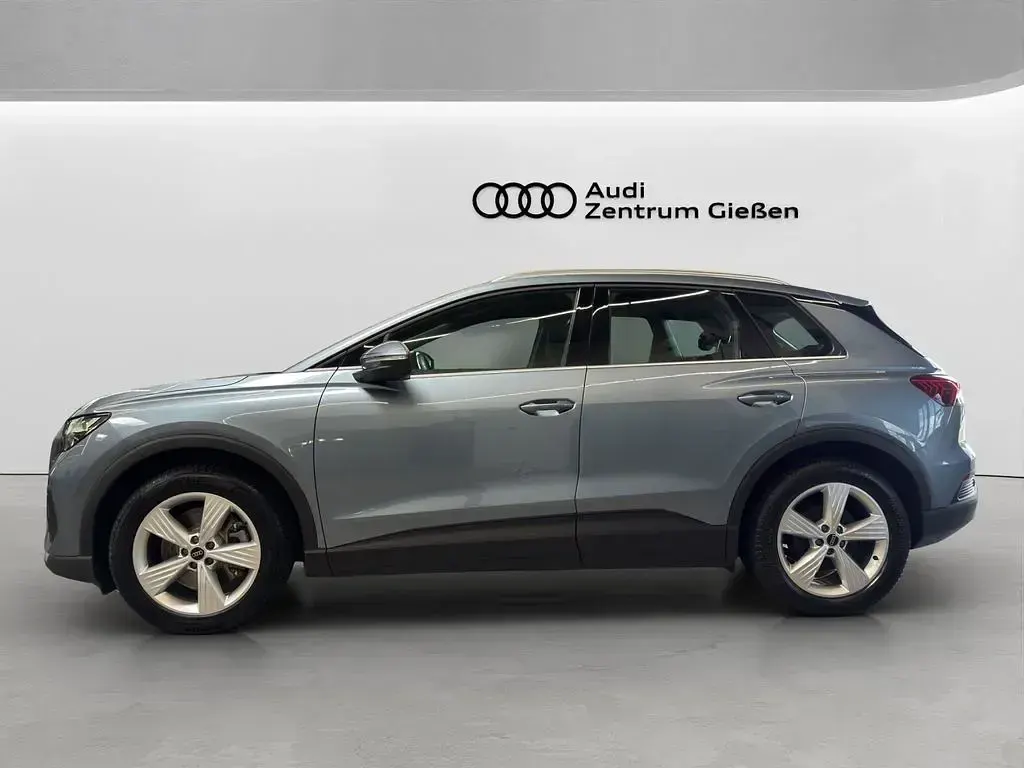 Gebraucht Audi Q4 e-tron Basis 150 kW (204 PS) 2023 Blau SUV