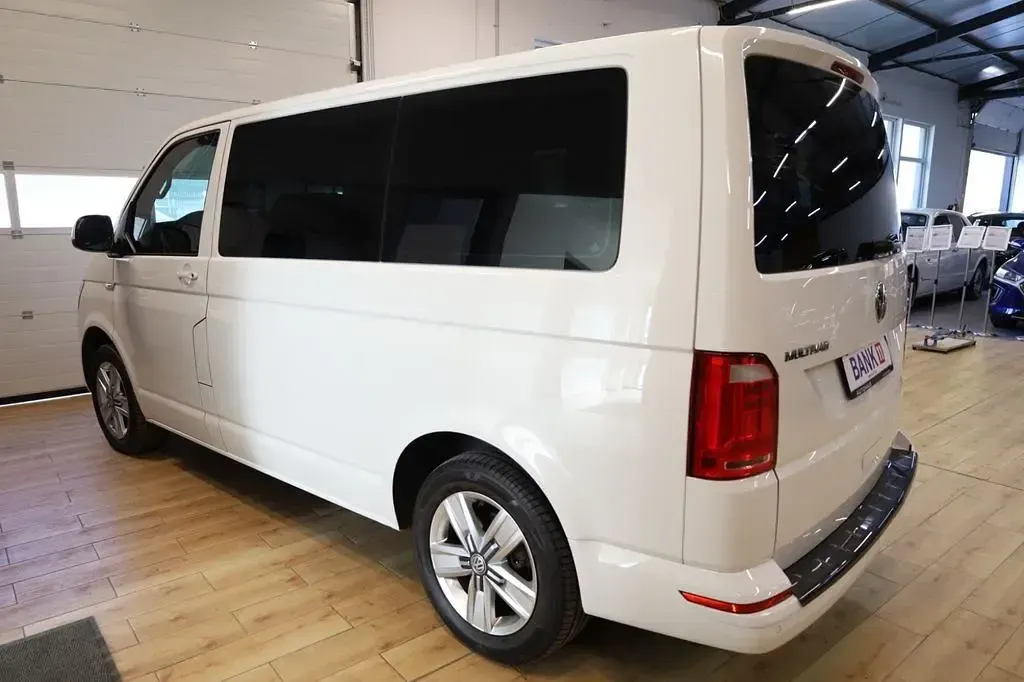 Gebraucht VW Multivan Comfortline 204 PS (150 kW) 2018 Candyweiss Van / Kleinbus