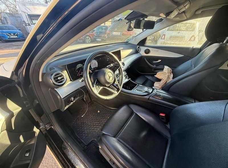 Gebraucht Mercedes E200 160 PS (117 kW) 2021 Schwarz Limousine