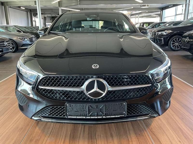 Gebraucht Mercedes A200 Progressive 150 PS (110 kW) 2024 Kosmosschwarz  metalliclack Kleinwagen