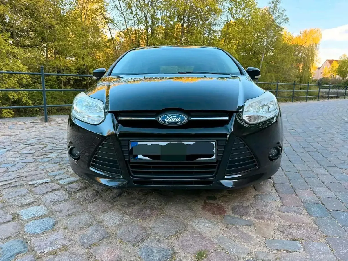 Usata Ford Focus 95 CV (69 kW) 2013 Nero Utilitaria