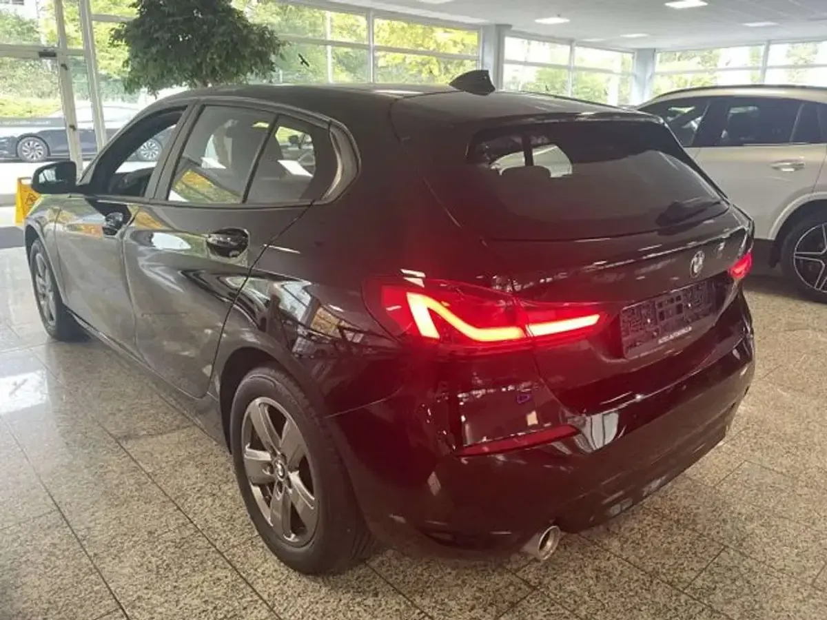 Gebraucht BMW 118 Advantage 136 PS (100 kW) 2021 Schwarz Kleinwagen