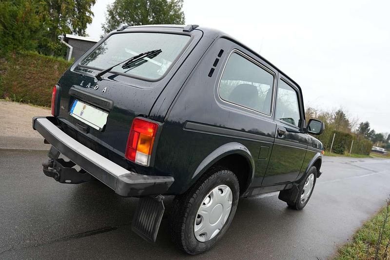 Gebraucht Lada niva 83 PS (61 kW) 2020 Grün SUV