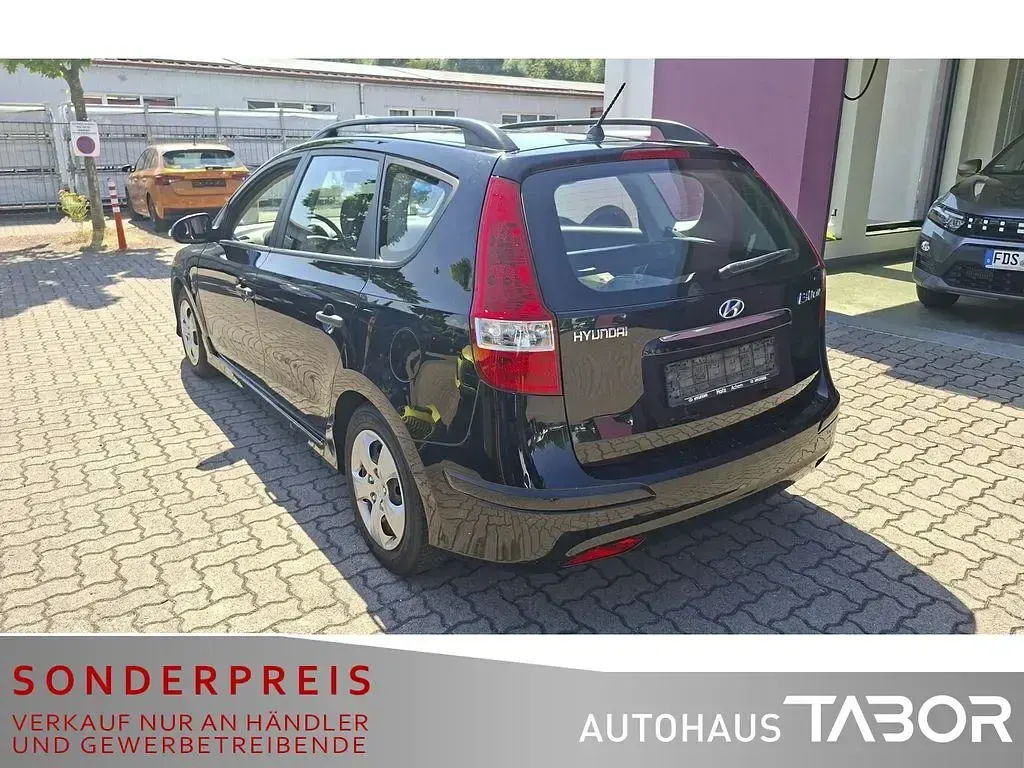 Gebraucht Hyundai i30 109 PS (80 kW) 2012 Phantom black Kombi