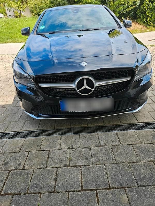 Schwarz Gebraucht 2016 Mercedes CLA200 Limousine | 14.500 € (Guter Preis) - Bild 1/4