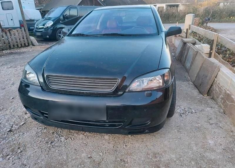 Second-hand Opel Astra 200 CP (147 kW) 2001 Negru Coupe