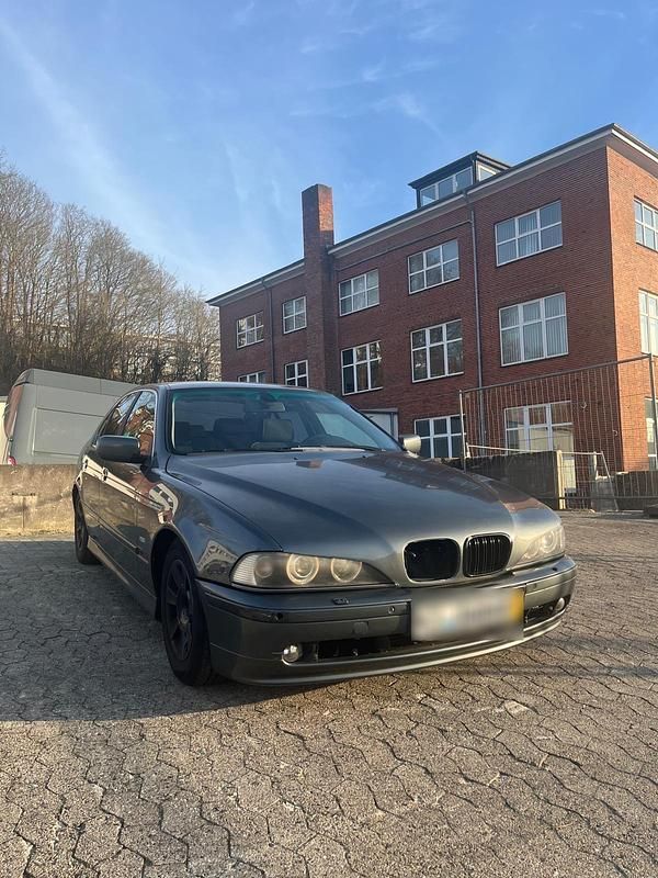 Gebraucht BMW 525 163 PS (119 kW) 2003 Grau Limousine