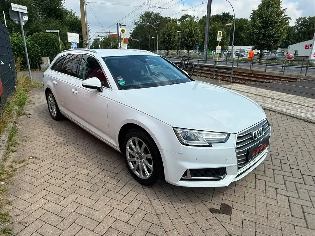Gebraucht Audi A4 Sport 150 PS (110 kW) 2019 Weiß Kombi