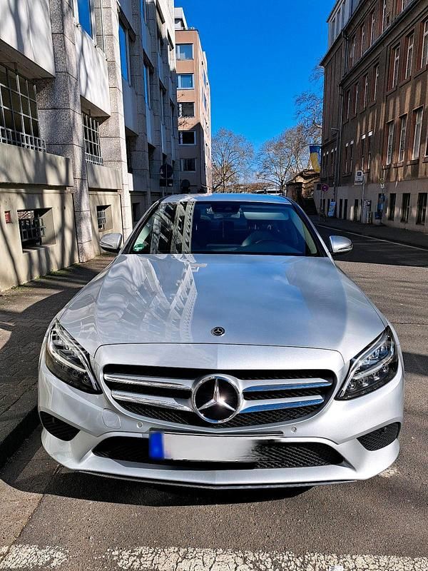 Gebraucht Mercedes C200 160 PS (117 kW) 2019 Silber Limousine