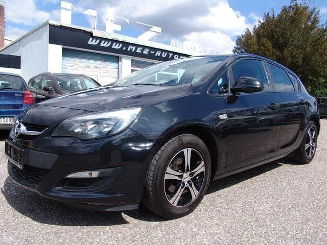 Second-hand Opel Astra Selection 101 CP (74 kW) 2012 Negru Berlinǎ