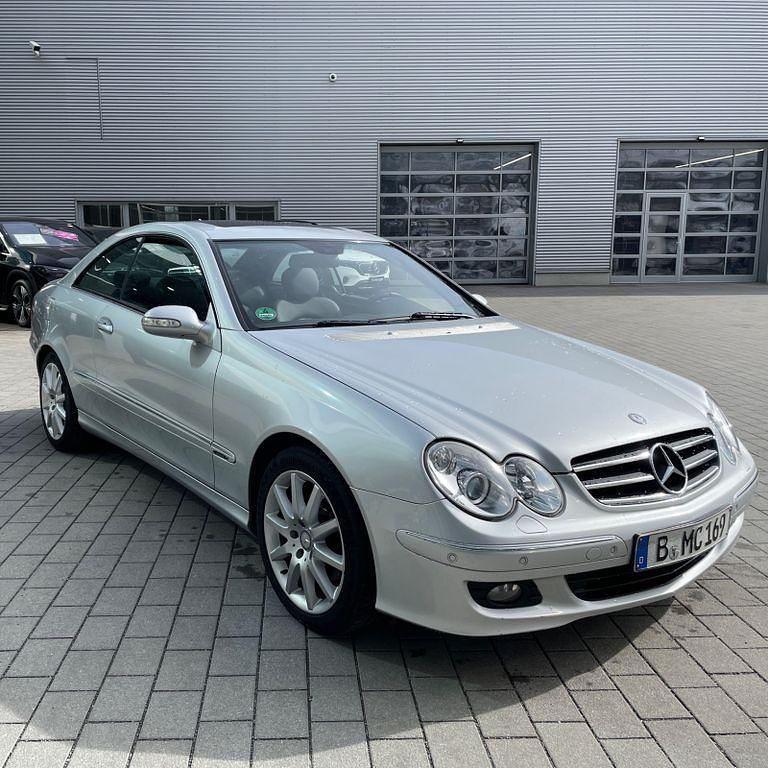 Gebraucht Mercedes CLK200 184 PS (135 kW) 2009 Silber Coupé