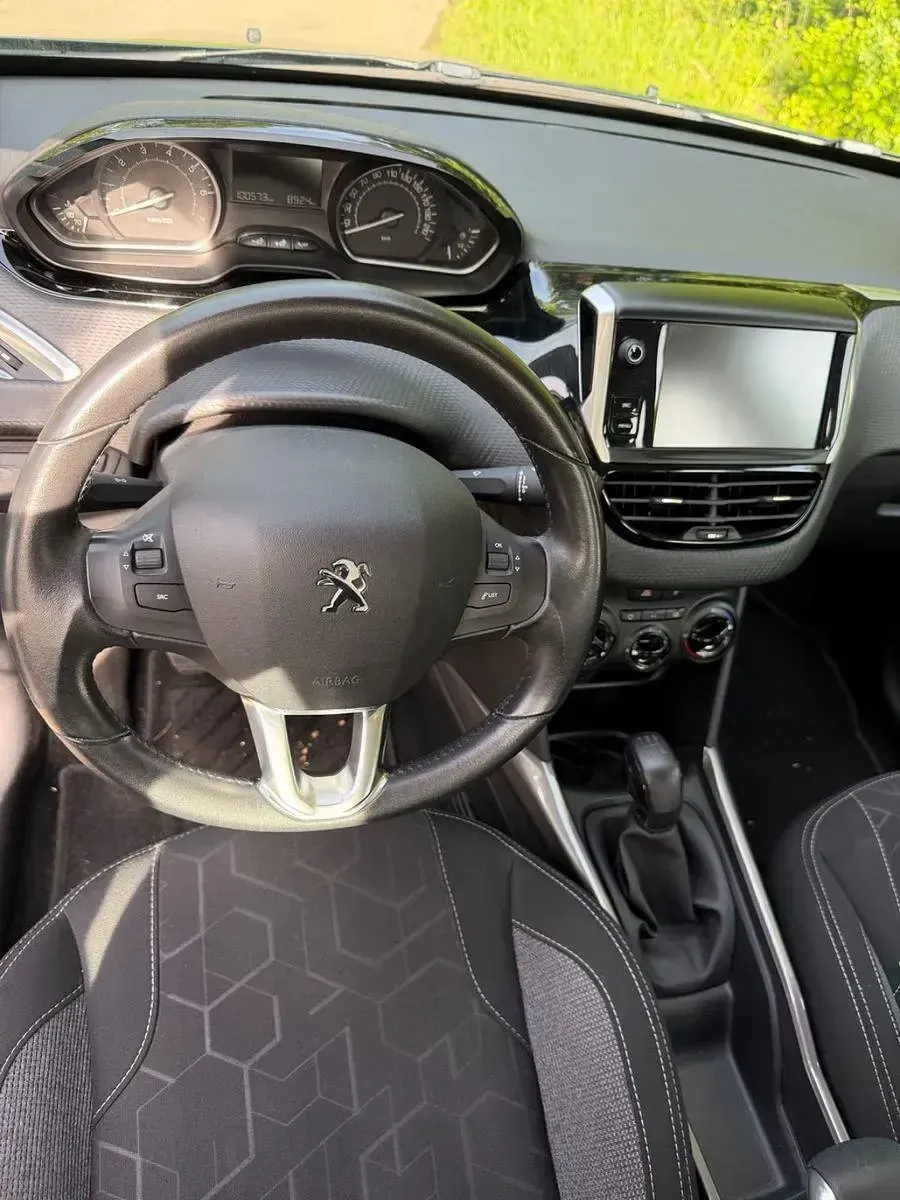 Gebraucht Peugeot 2008 Allure 110 PS (80 kW) 2017 Blau SUV