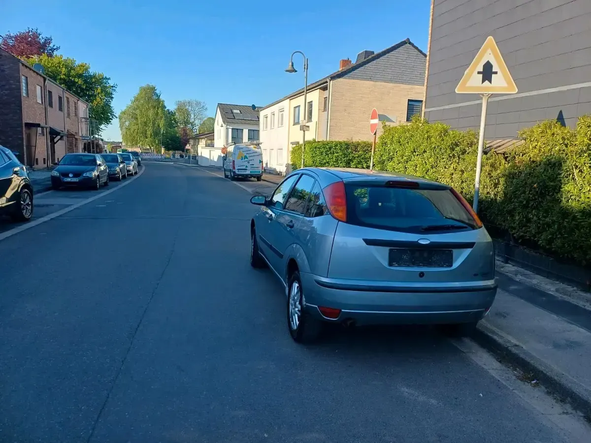 Gebraucht Ford Focus 100 PS (73 kW) 2004 Grau Limousine