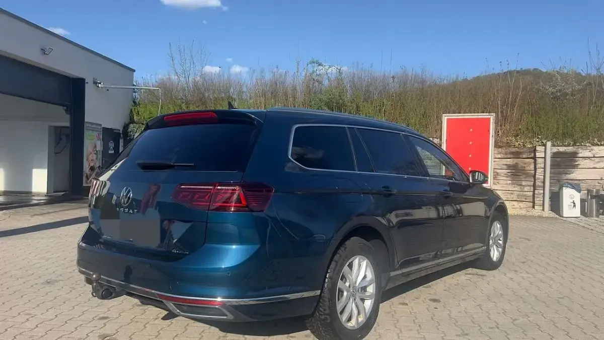 Gebraucht VW Passat Elegance 200 PS (147 kW) 2021 Blau Kombi