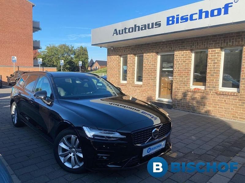 Schwarz Gebraucht 2025 Volvo V60 Plus Kombi | 37.890 € (Fairer Preis) - Bild 1/4