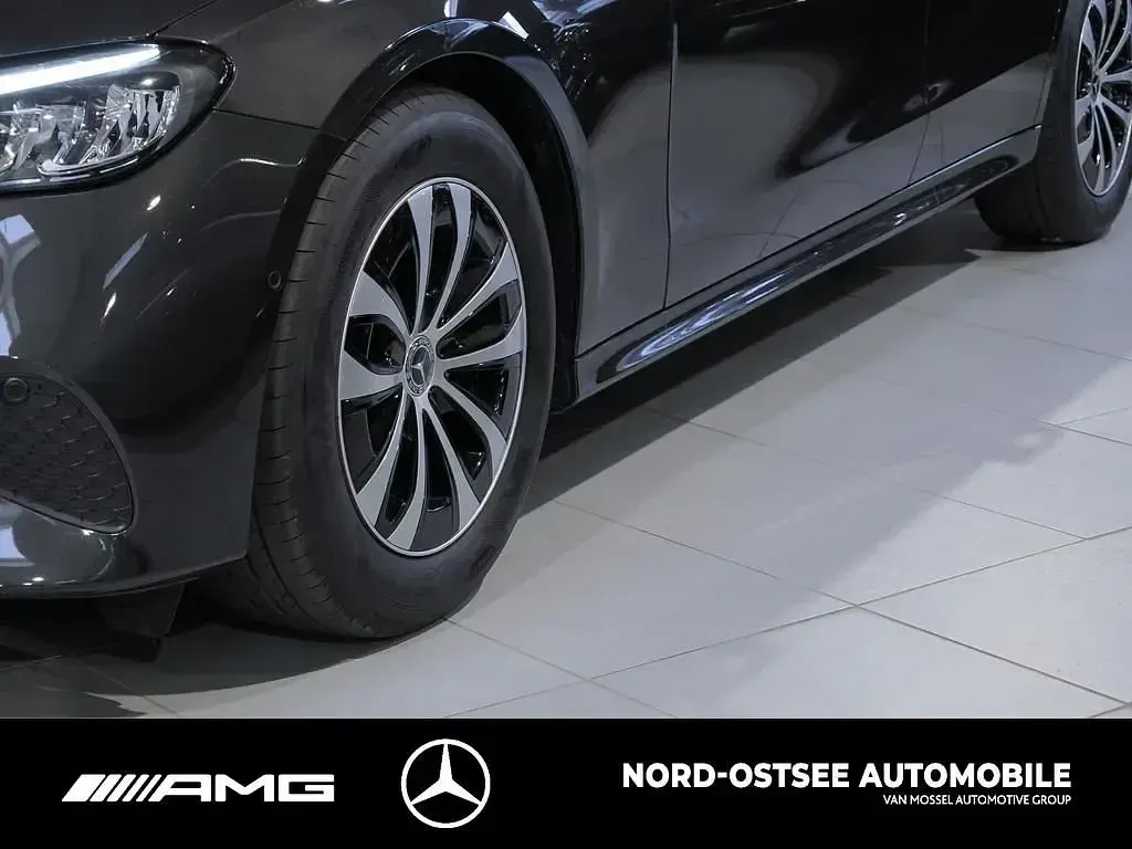 Gebraucht Mercedes E220 Avantgarde 197 PS (144 kW) 2025 Metalliclack graphitgrau Limousine