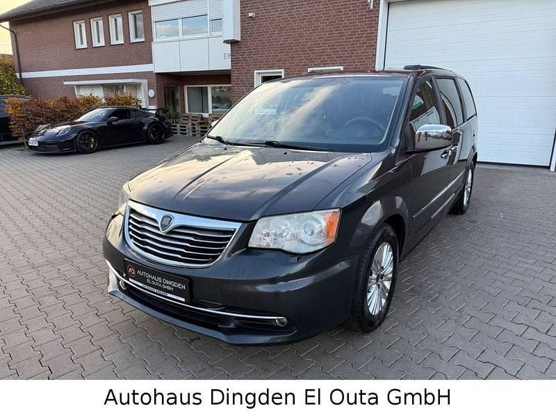 Gebraucht Lancia Voyager Gold 338 PS (248 kW) 2012 Grau Van / Kleinbus