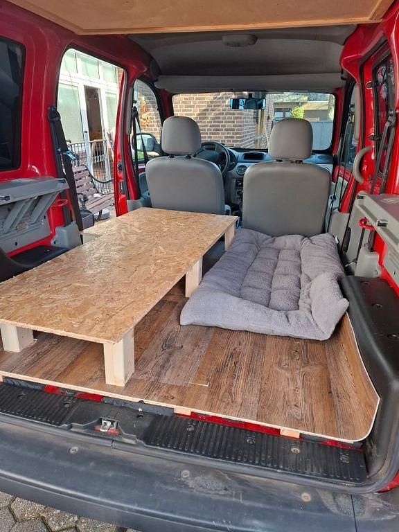 Gebraucht Renault Kangoo Authentique 87 PS (63 kW) 2009 Rot Van / Kleinbus