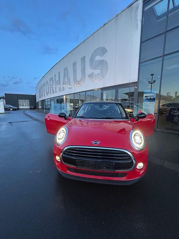 Gebraucht Mini Cooper Essential 136 PS (100 kW) 2020 Rot Kleinwagen
