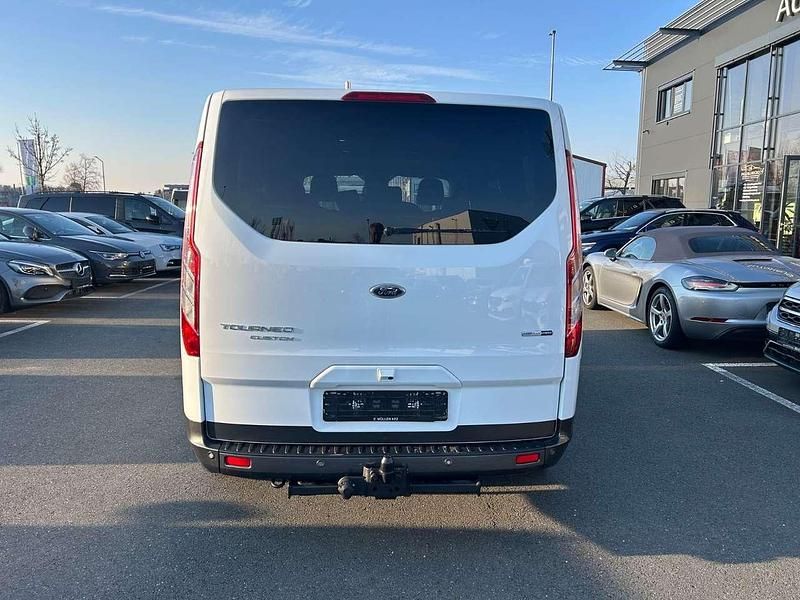Gebraucht Ford Tourneo 185 PS (136 kW) 2021 Frozen white Kombi