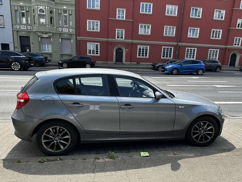 Gebraucht BMW 116 122 PS (89 kW) 2008 Blau Kleinwagen