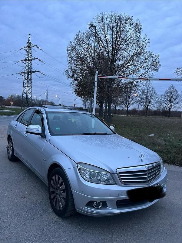 Silber Gebraucht 2008 Mercedes C220 Elegance Limousine | 4.790 € (Guter Preis) - Bild 1/4