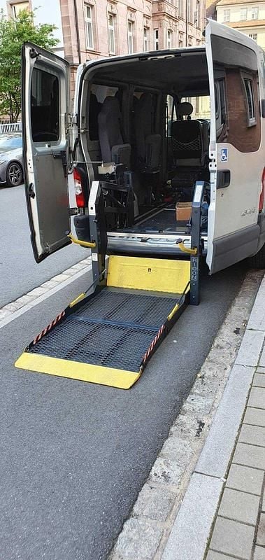 Gebraucht Opel Movano 120 PS (88 kW) 2008 Grau Kombi