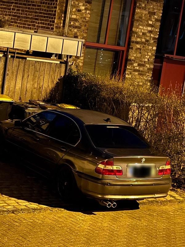 Gebraucht BMW 320 170 PS (125 kW) 2003 Grau Limousine