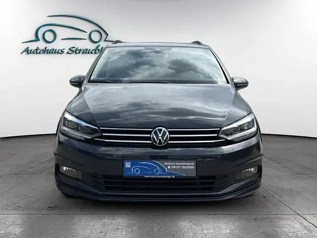 Gebraucht VW Touran Comfortline 150 PS (110 kW) 2023 Grau Van / Kleinbus