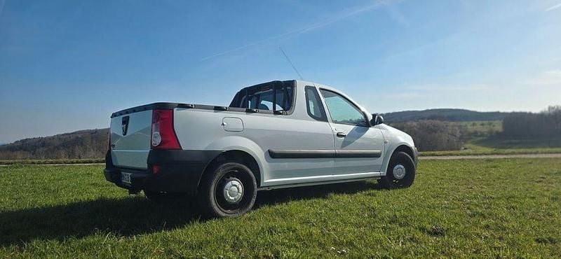 Gebraucht Dacia Logan Pick-Up 84 PS (61 kW) 2011 Weiß Pickup