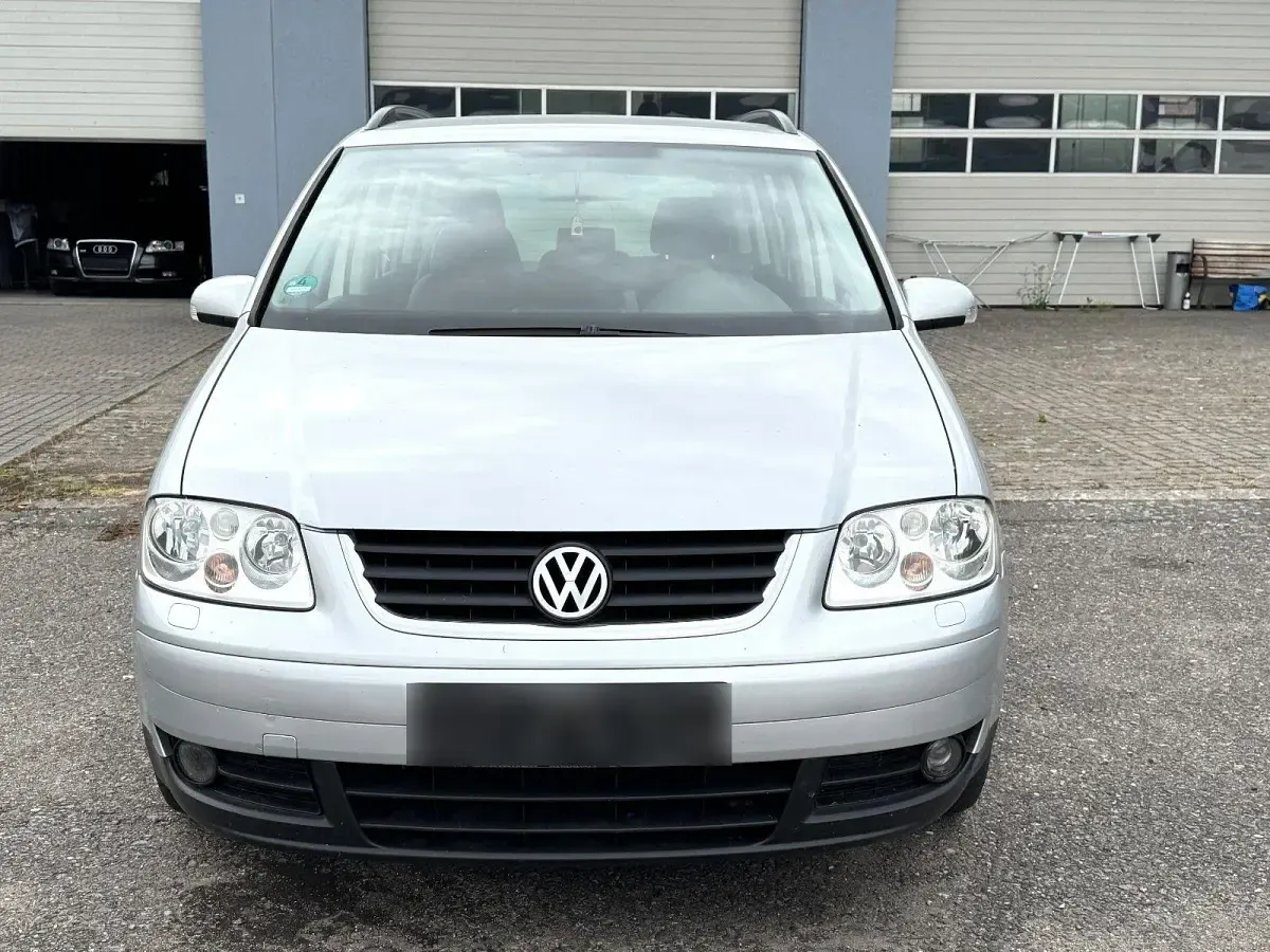 Gebraucht VW Touran 101 PS (74 kW) 2003 Silber Van / Kleinbus