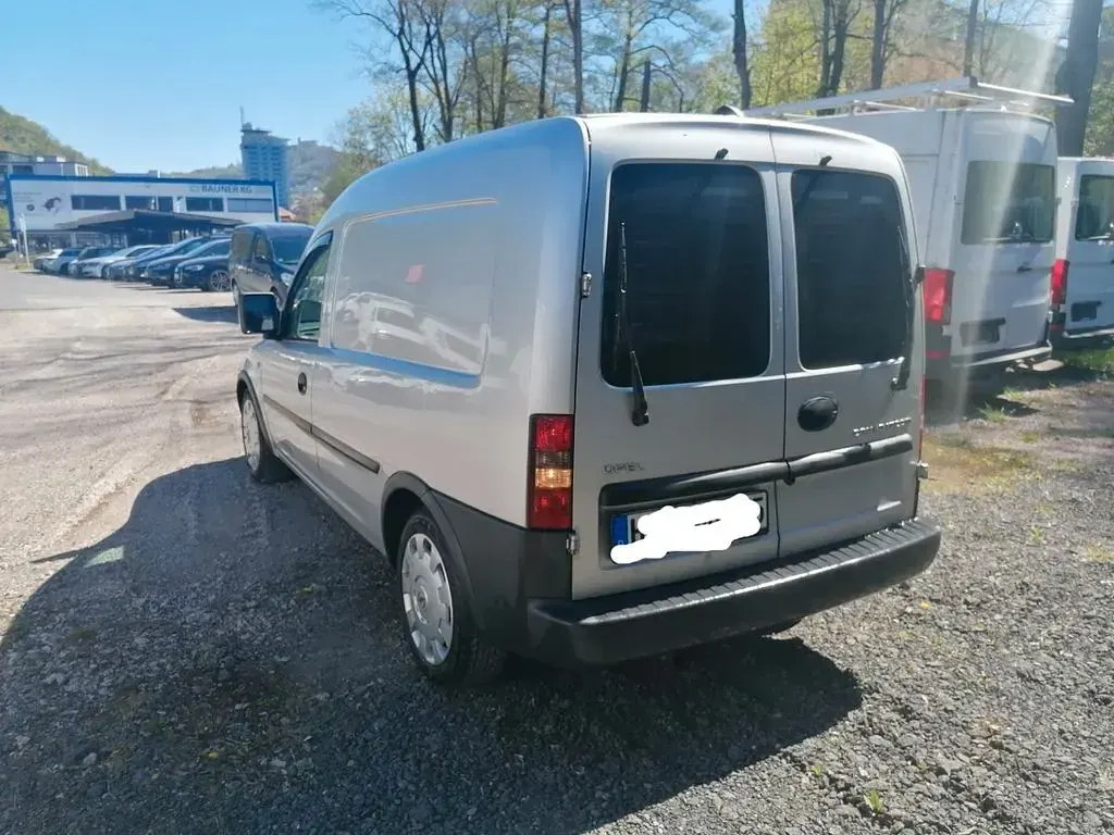 Gebraucht Opel Combo 101 PS (74 kW) 2008 Silber Van / Kleinbus