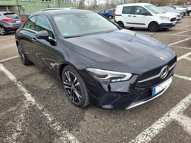 Schwarz Gebraucht 2024 Mercedes CLA180 Advanced Limousine | 29.300 € (Guter Preis) - Bild 1/4