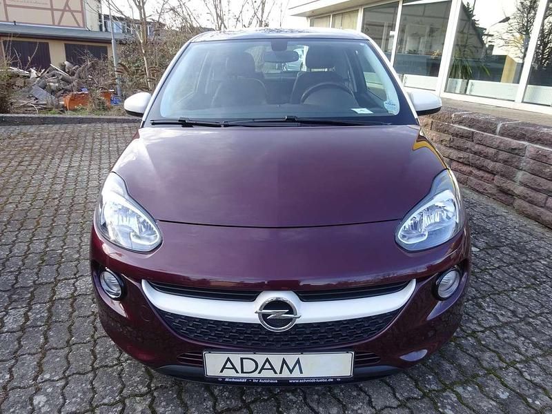 Gebraucht Opel Adam Glam 116 PS (85 kW) 2017 Samtrot (p2)/berry red (p2) Kleinwagen