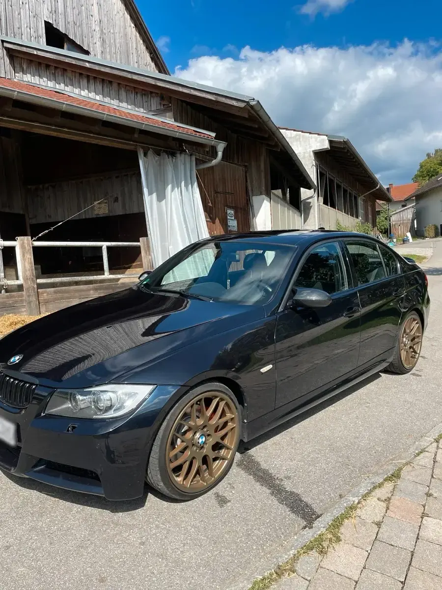 Gebraucht BMW 320 180 PS (132 kW) 2006 Blau Limousine