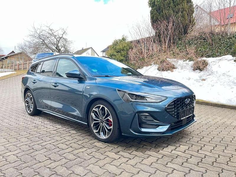 Gebraucht Ford Focus ST-Line X 155 PS (114 kW) 2025 Chrome blau (metallic) Kombi