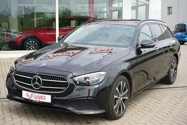 Gebraucht Mercedes E300 Exclusive 320 PS (235 kW) 2022 Schwarz Kombi