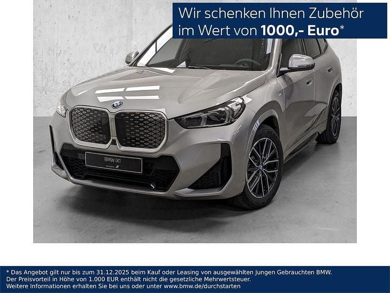 Silber Neu 2025 BMW iX1 M Sport SUV | 54.890 € (Guter Preis) - Bild 1/4