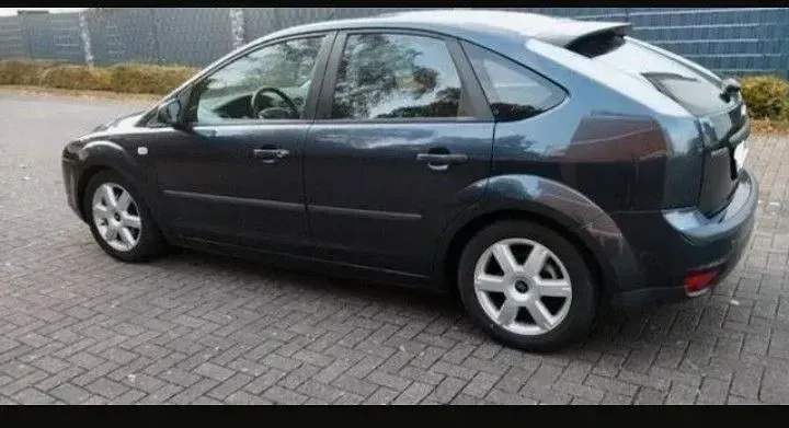 Gebraucht Ford Focus Sport 116 PS (85 kW) 2006 Grau Limousine