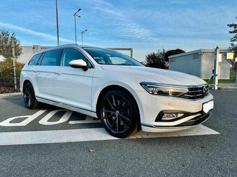 Weiß Gebraucht 2021 VW Passat Kombi | 28.999 € - Bild 1/4