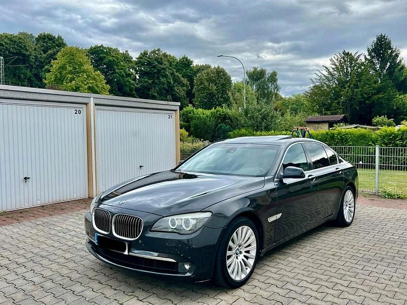 Schwarz Gebraucht 2010 BMW 730 Limousine | 8.800 € (Superpreis) - Bild 1/4