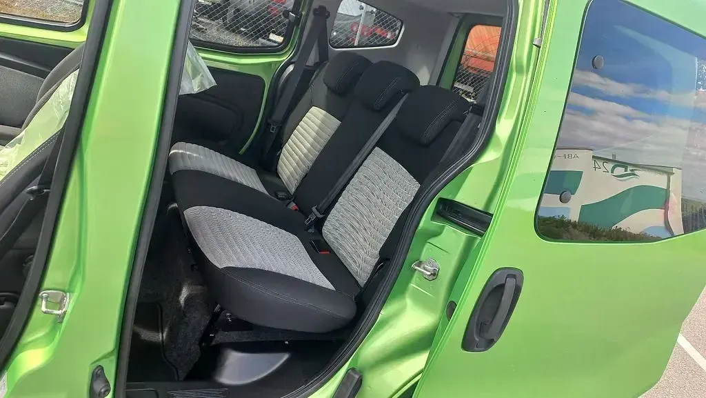 Gebraucht Fiat Qubo Trekking 95 PS (69 kW) 2016 Grün Van / Kleinbus