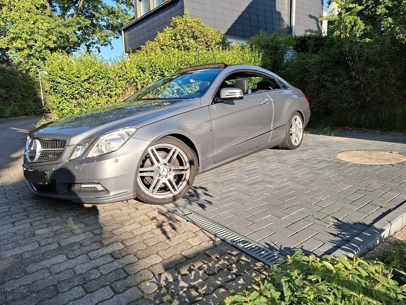 Gebraucht Mercedes E350 AMG 292 PS (214 kW) 2010 Coupé