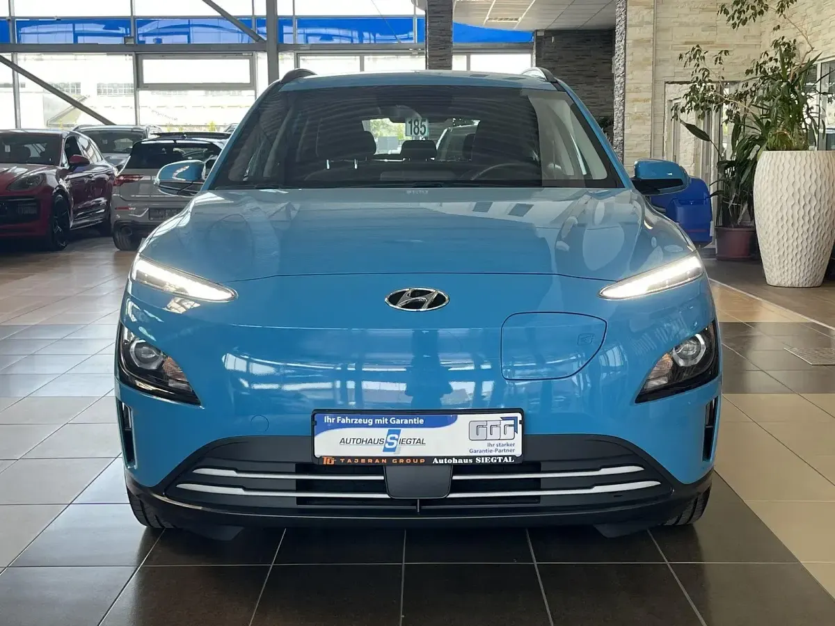 Gebraucht Hyundai Kona Select 100 kW (136 PS) 2023 Blau SUV