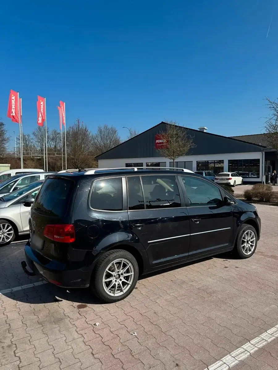 Gebraucht VW Touran 140 PS (102 kW) 2011 Schwarz Van / Kleinbus