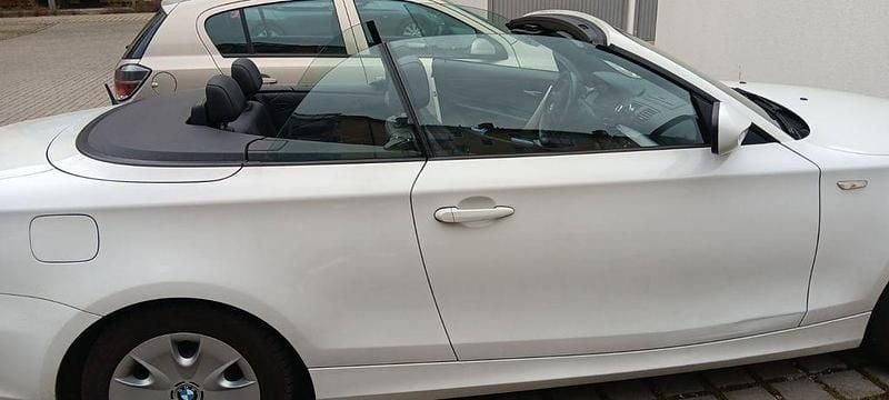 Gebraucht BMW 118 Cabriolet 143 PS (105 kW) 2010 Weiß Cabrio